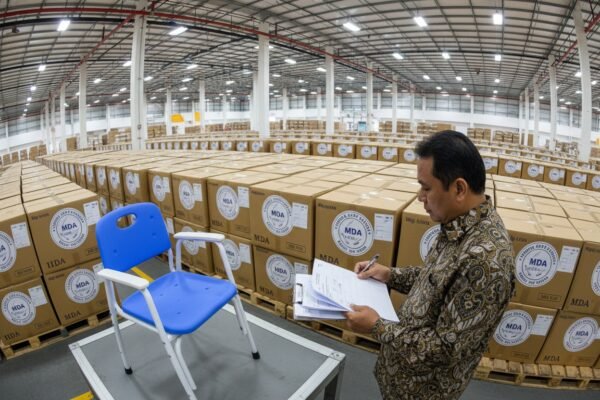 Organized warehouse for medical equipment supply and government inspection in Malaysia (ID#5)